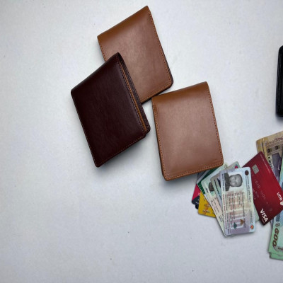 Bifold leather wallet